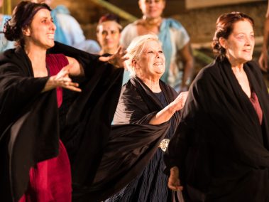 Las Suplicantes - Fotógrafo: Jorge Armestar