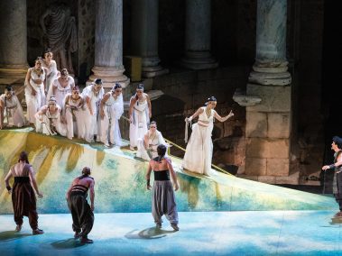 Las Suplicantes - Fotógrafo: Jorge Armestar