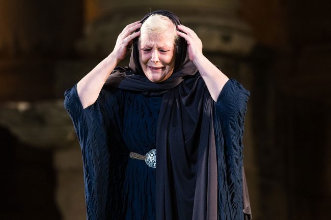 Las Suplicantes - María Garralón