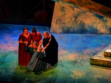 Las Suplicantes - Madres